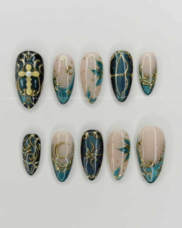Wild Emerald press-on nails by Jess Nailbox