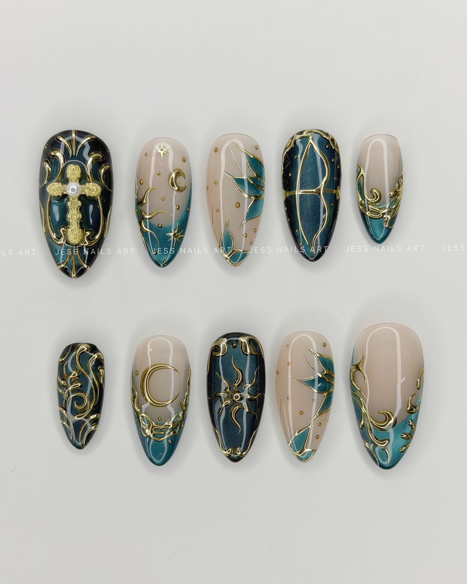 Wild Emerald press-on nails by Jess Nailbox