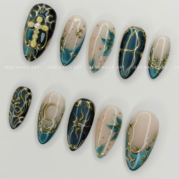 Wild Emerald press-on nails by Jess Nailbox
