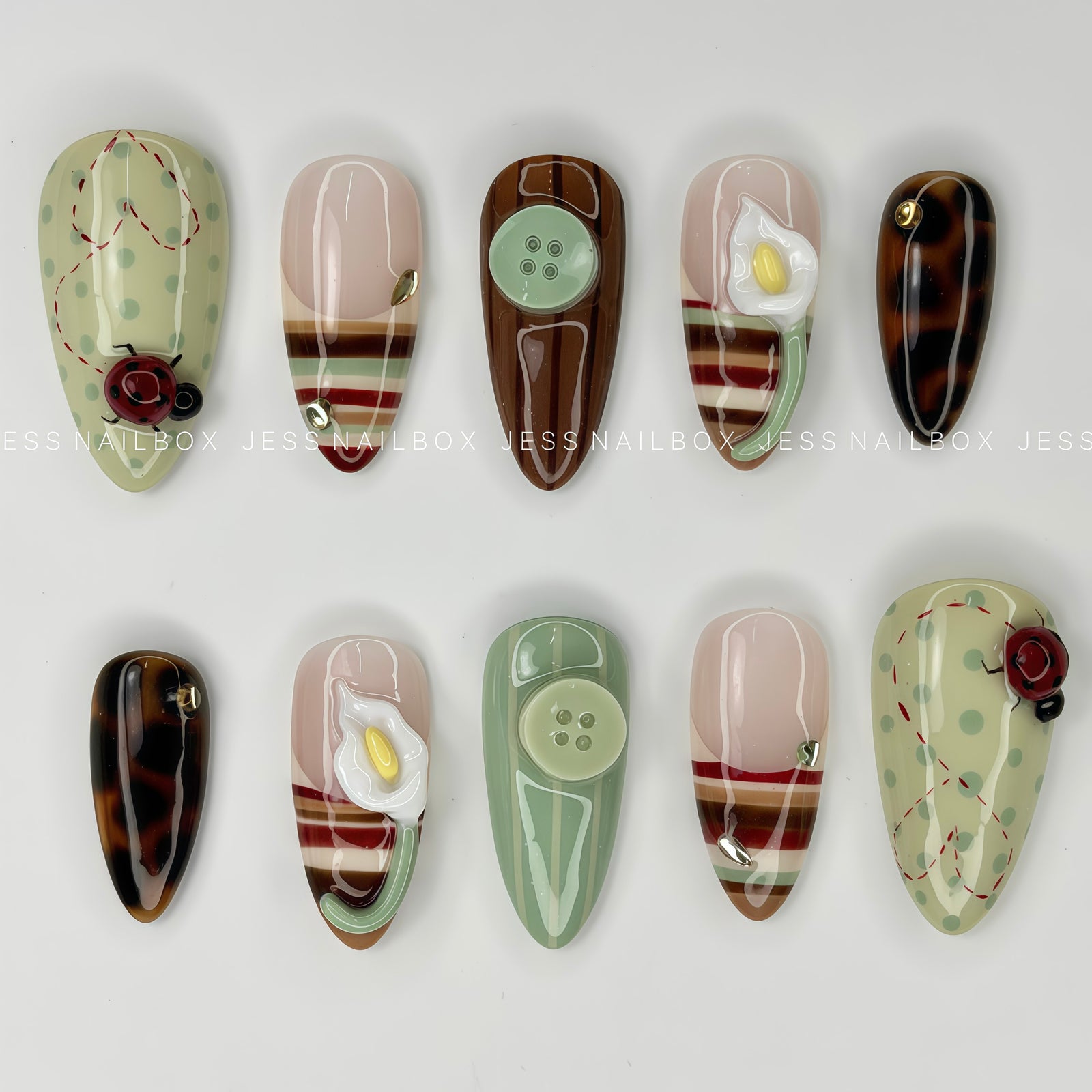 Woodland Calla press-on nails by Jess Nailbox