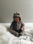 Bộ liền thân em bé có mũ — Brytny.com / Unsplash