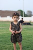 Bộ đồ em bé chấm bi — Abeer Graphis / Unsplash