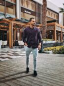 Áo sơ mi nam dáng casual — Hisham Azooz / Unsplash